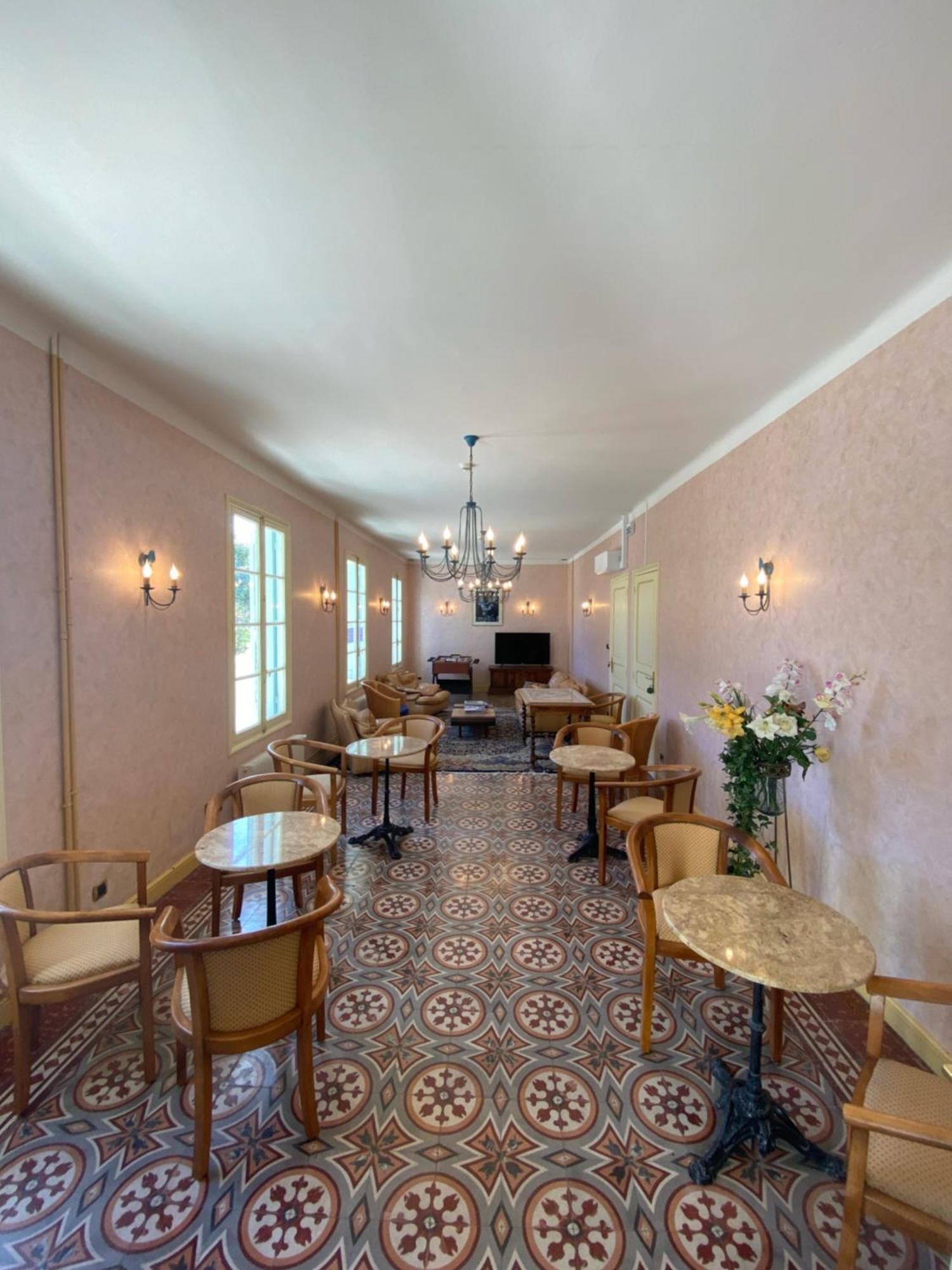 Hotel Le Floreal Le Soler ภายนอก รูปภาพ